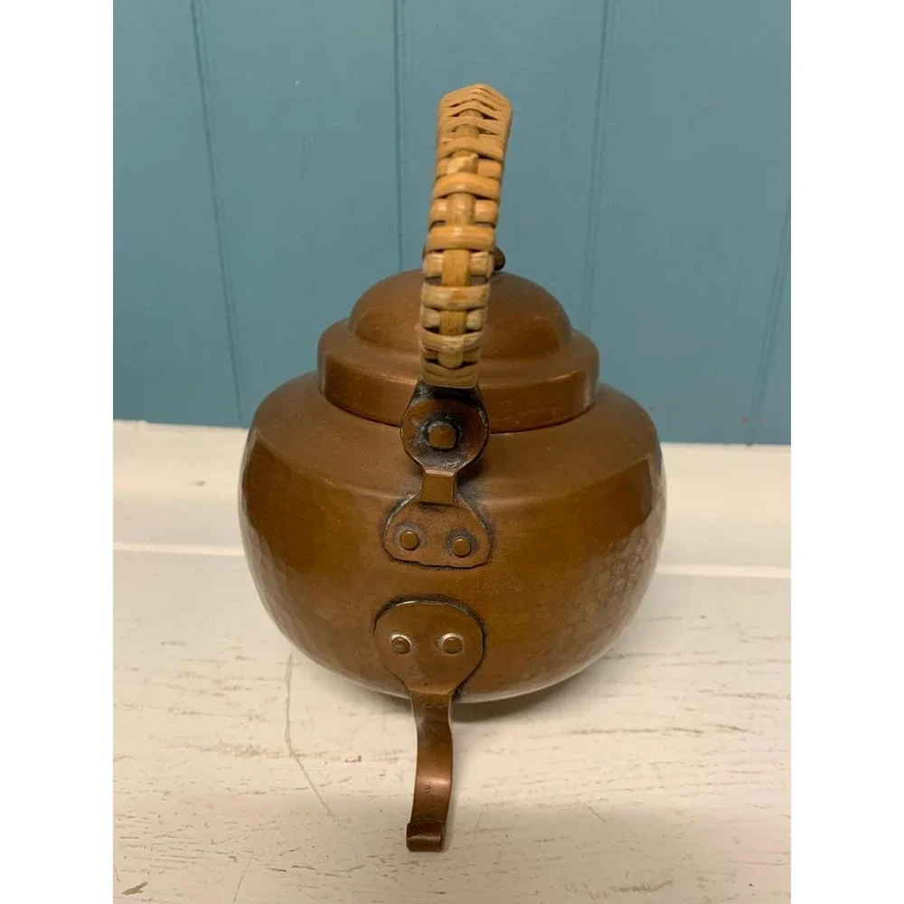 Vintage Copper Kettle with Wicker Handle Tripod Base Decorative Tea‎ Pot
